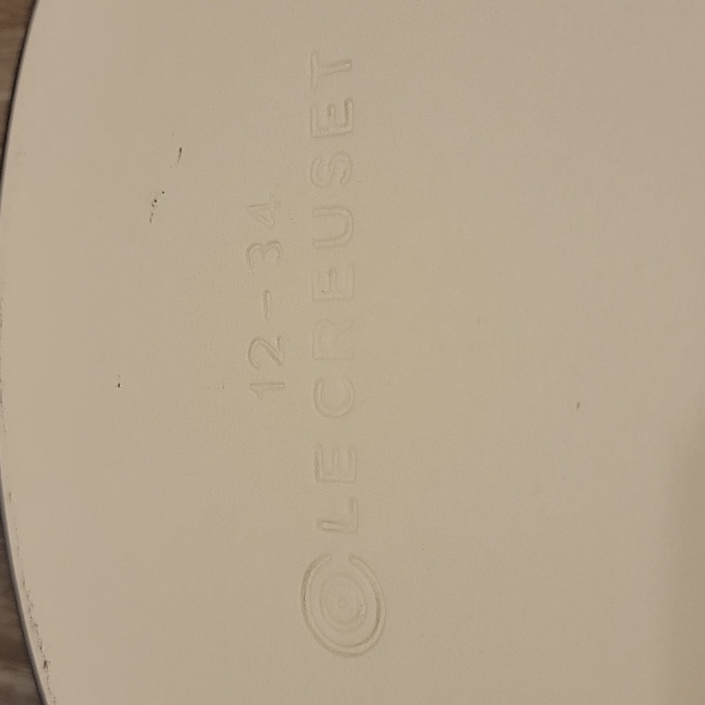 Le Creuset Cassis Oval Baking Dish - Picture 8 of 11